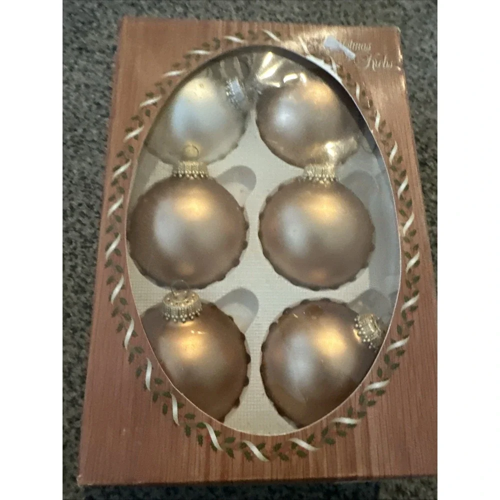 Set Of 6 Christmas By Krebs Elegant Round Glass Ball Ornaments Chablis Gold 2.5